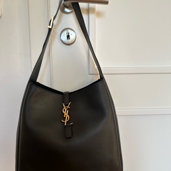 - Saint Laurent le 5 a 7 supple large shopper - Picture 9 of 9